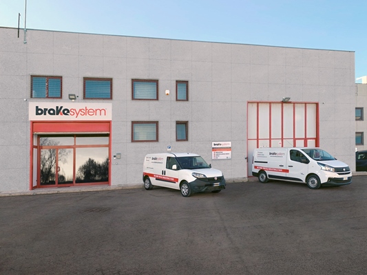 Si allarga e si fa più veloce il raggio di distribuzione di Brake System: l'impresa inaugura un deposito a Modugno 